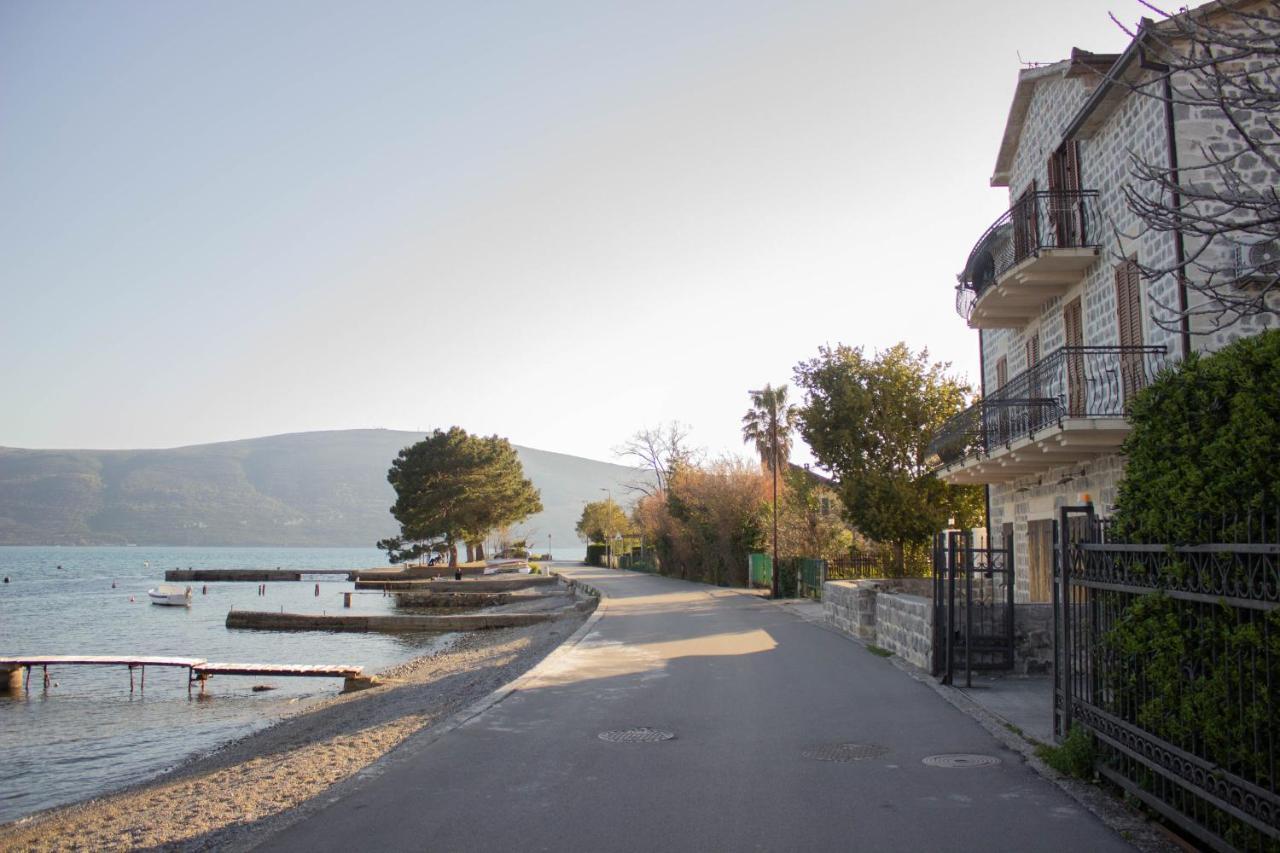 Ferienwohnung Live By The Sea, Bijela Rake Exterior foto